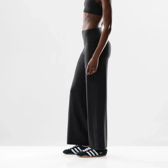 Aritzia Golden Butter Asana Pants Leggings - Picture 4 of 4